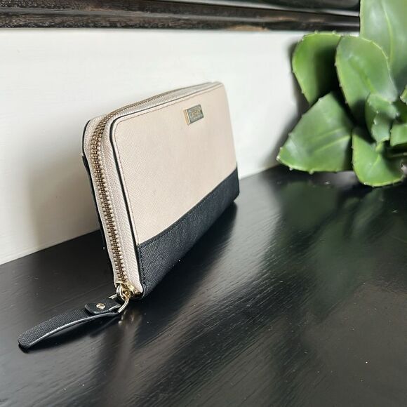 Kate Spade Zip-Around Saffiano Leather Wallet Black off-white Wristlet clutch - Picture 2 of 8
